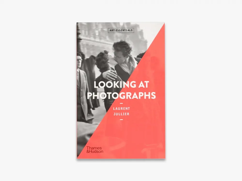 Fast Shipping Looking at Photographs (Art Essentials)